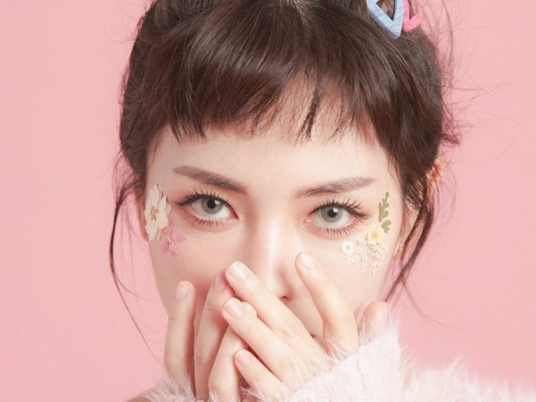 This Girl May or May Not Be Laughing at You. But WHY?!?!